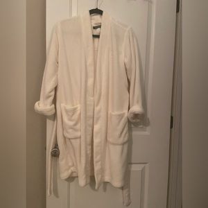 Ralph Lauren creme size small bathrobe!